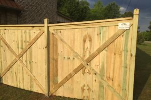 Cap Top Crossbuck Fence with Deco Post before Stain & Seal